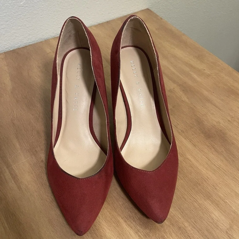 Kelly & Katie Davonna Faux Suede Pumps Heels Burgundy Red Elegant Holiday Sz 7.5